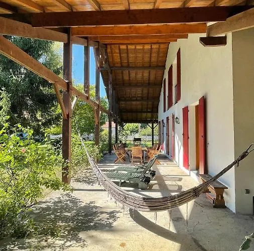 Au Milieu Des Pins / Bord Du Vila