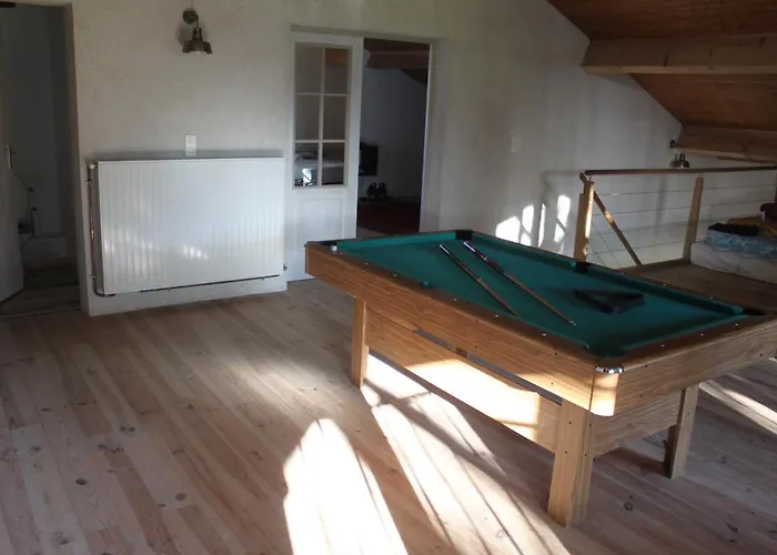 Vila Au Milieu Des Pins / Bord Du *