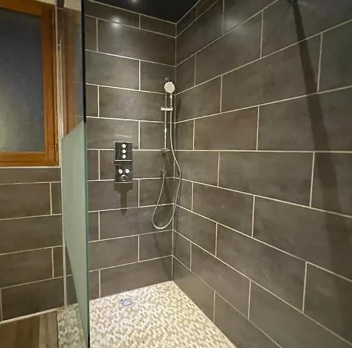 Au Milieu Des Pins / Bord Du Vila *