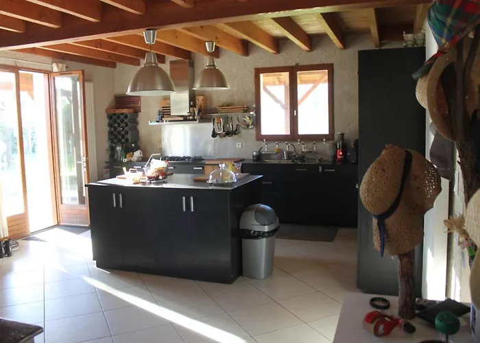 Vila Au Milieu Des Pins / Bord Du *