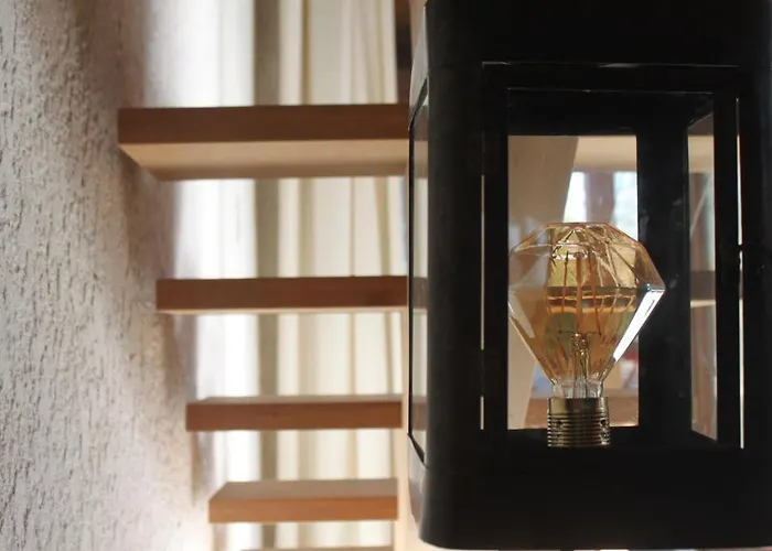 Au Milieu Des Pins / Bord Du Vila