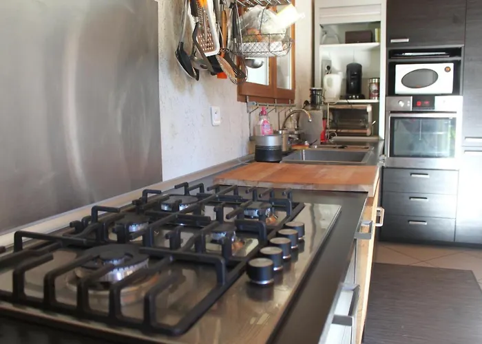 Vila Au Milieu Des Pins / Bord Du *