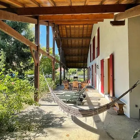 Au Milieu Des Pins / Bord Du Villa